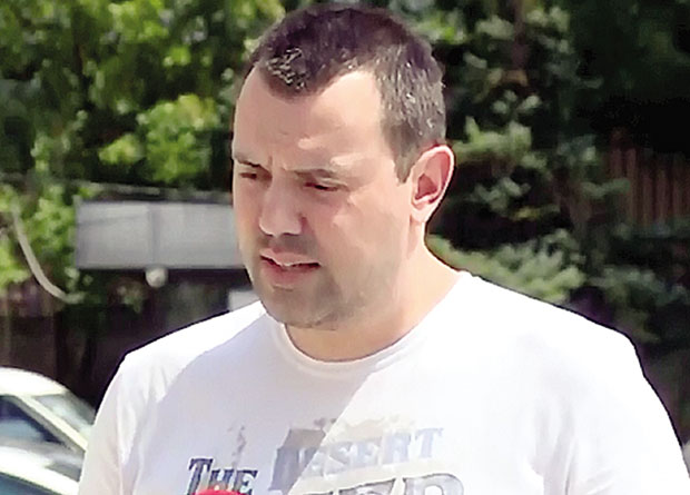 Уредник на БХРТ-у Марко Радоја препоручио да водитељи не носе “Сребренички цвет”, сада добија претње смрћу